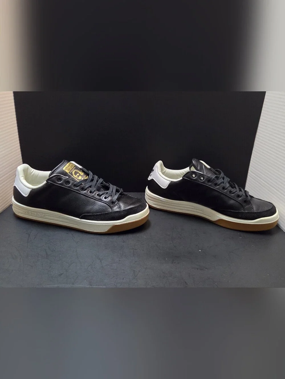 Adidas Rod Laver Black Off White GY3603 Sneakers Mens Size 8.5 Gum Sole. 0200